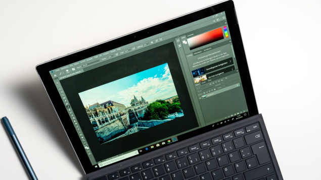 Có nên mua Surface Pro 6 trong thời điểm này?